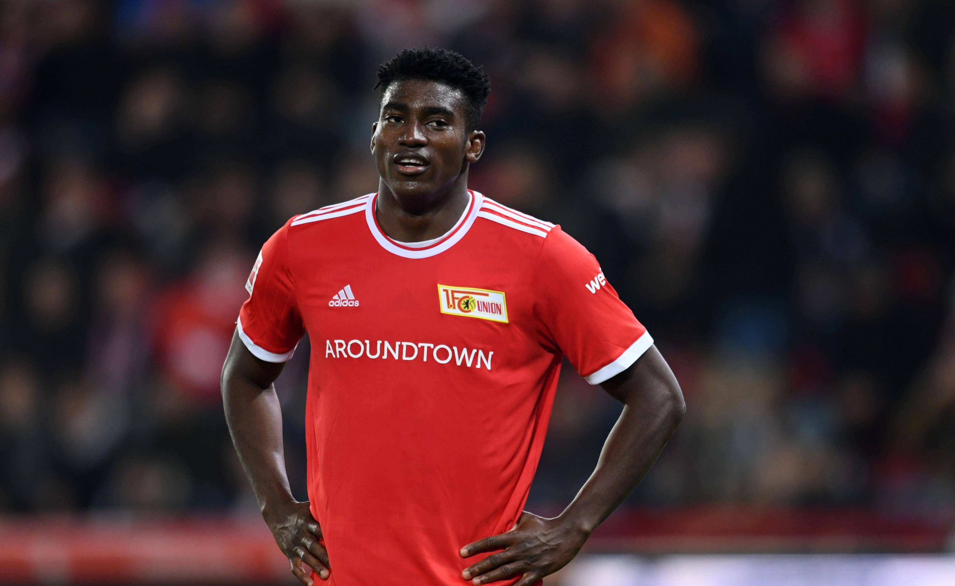 多特蒙德客场惊险战平奥格斯堡，依旧保持不败势头