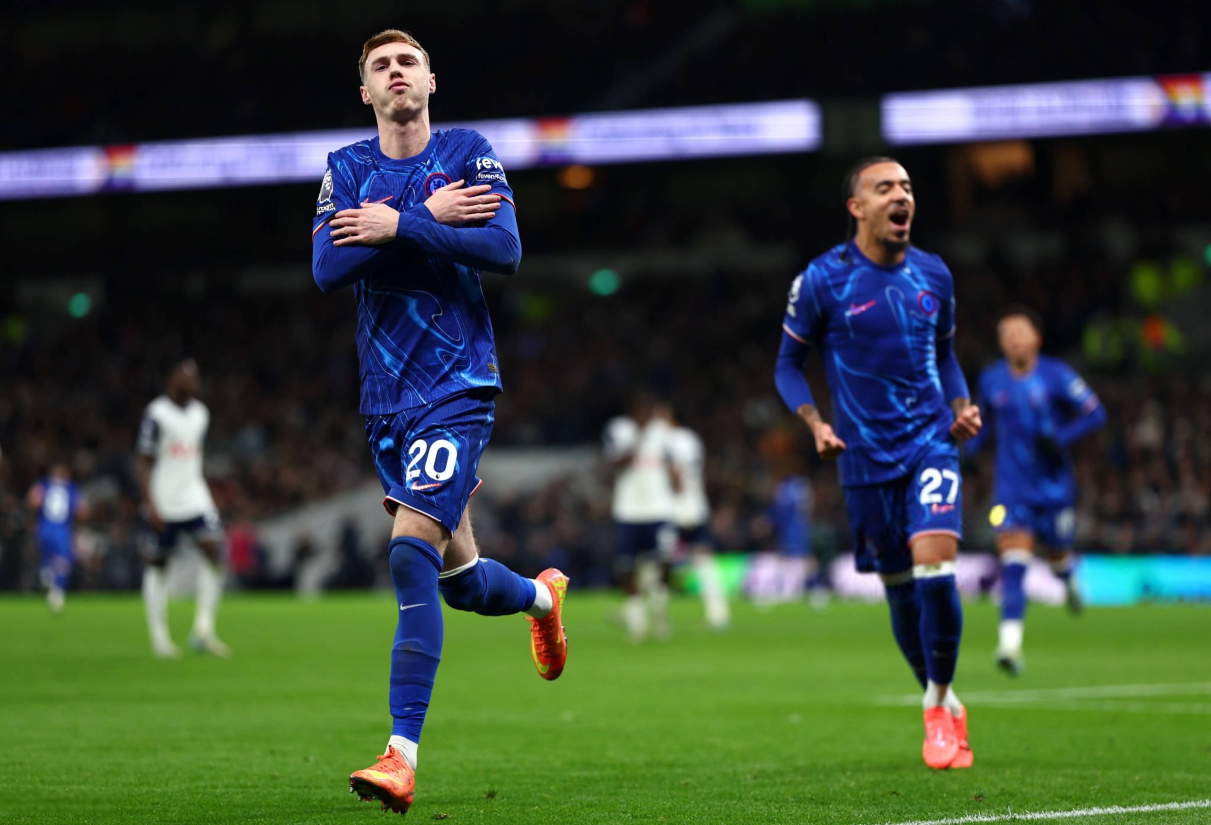 乐鱼体育官网-红蓝军团积极备战欧洲赛事，全力争夺冠军