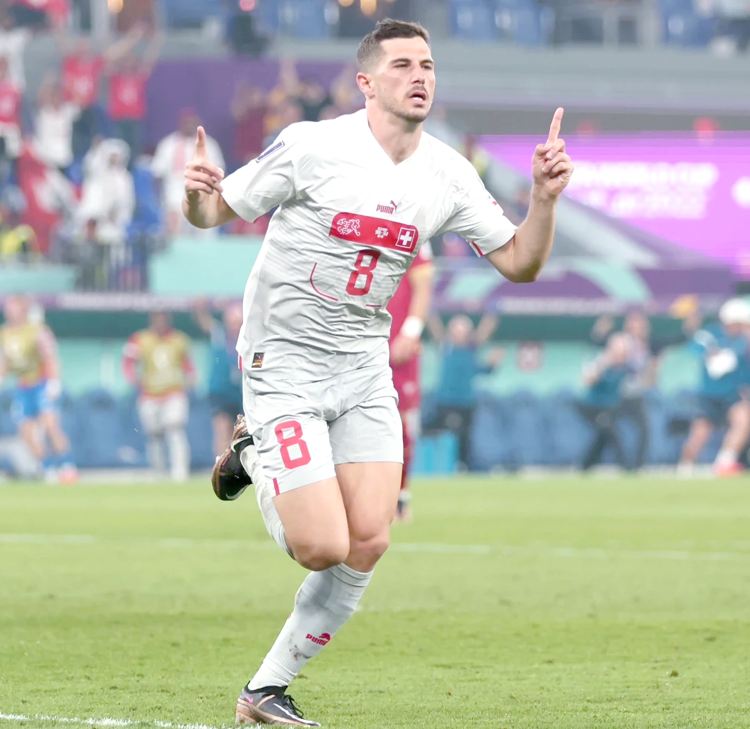 瑞士队技高一筹，巴塞尔赛场倾巢出动