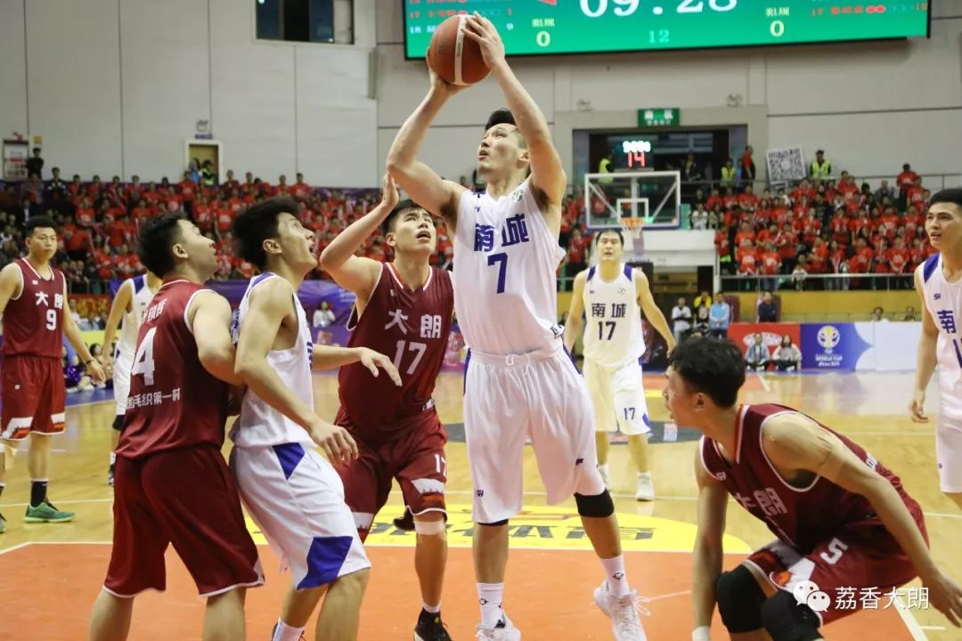 乐鱼体育登陆入口-深圳南城队客场遭遇惨败，教练组进行总结反思