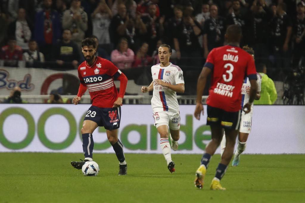 包含里尔胜斯特拉斯堡，继续领跑法国联赛的词条