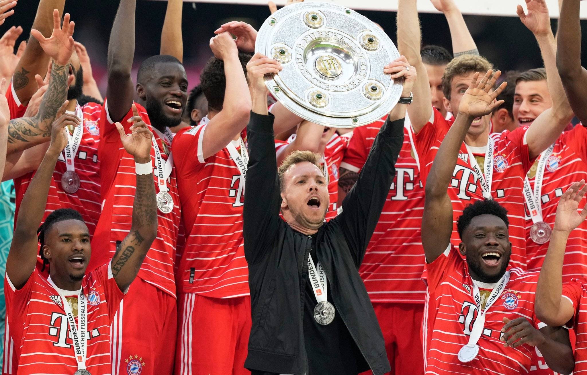 乐鱼体育线上网站-拜仁慕尼黑大胜，提前锁定德甲冠军头衔