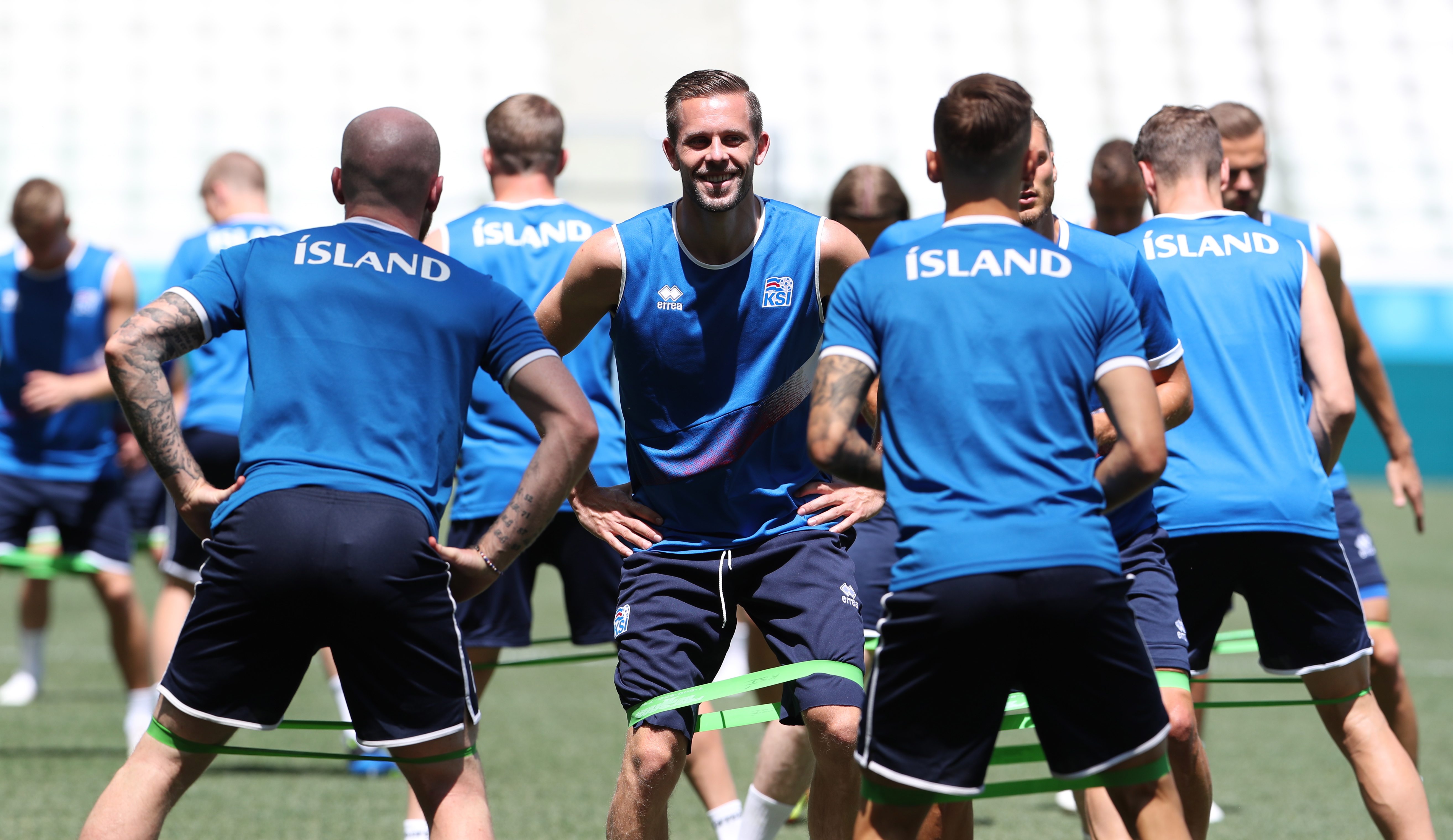 冰岛队在友谊赛中击败对手，备战欧洲杯