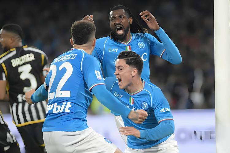 乐鱼体育线上网站-佛罗伦萨客场击败对手，重返胜利轨道的简单介绍